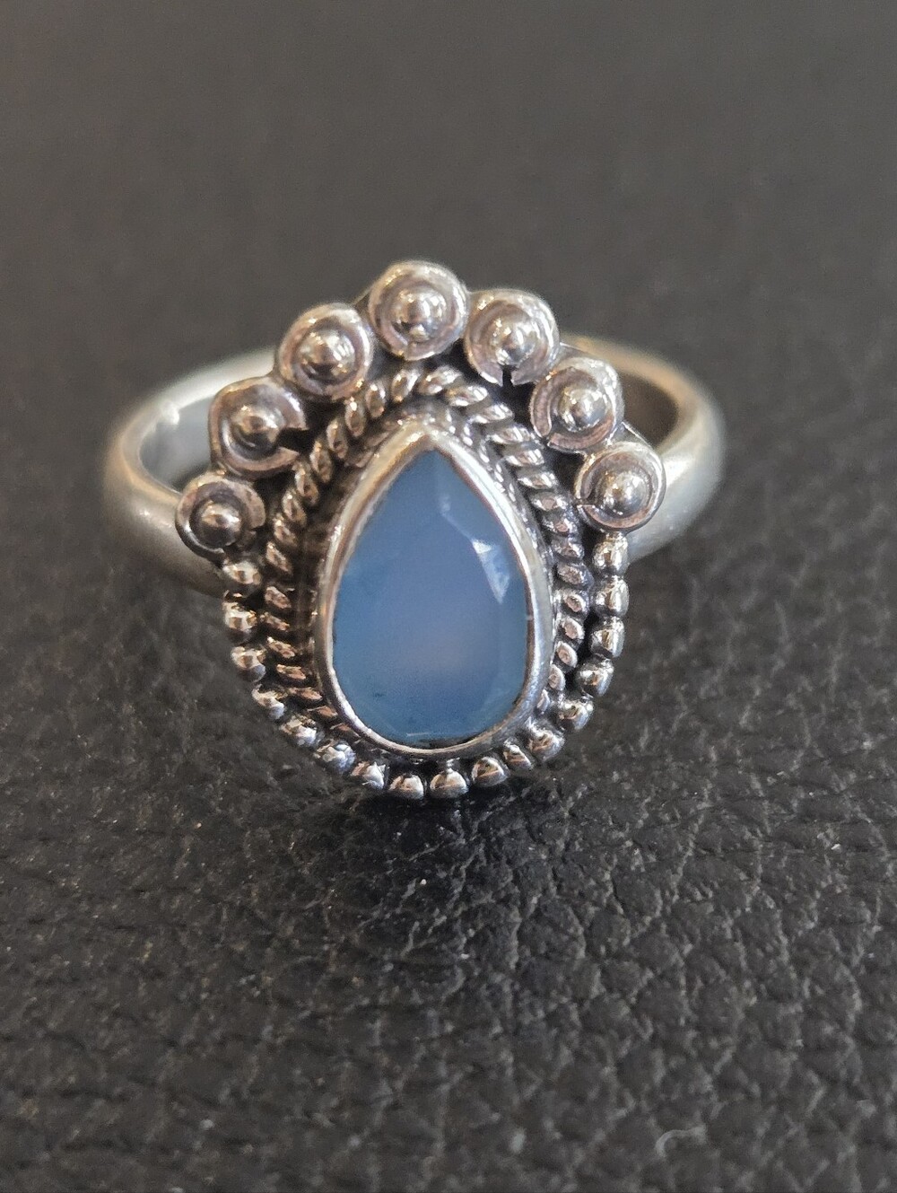 Vintage style natural blue chalcedony quartz pear-shaped Bezel Set ring size 4